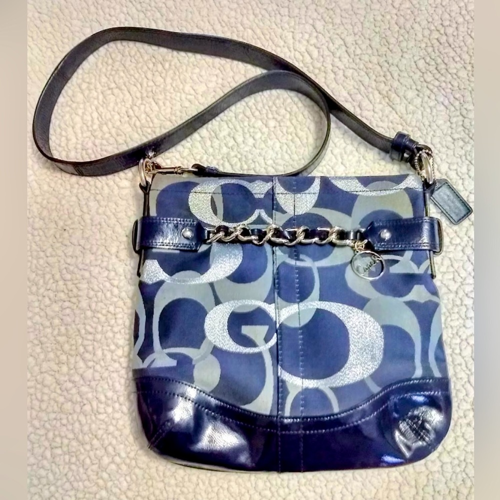 Coach Signature Vintage Chain bag F19820. Rare purple crossbody.